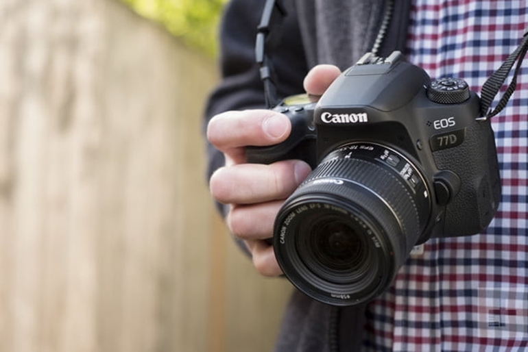 canon eos 77d