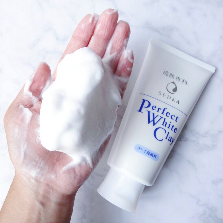 Sữa rửa mặt Perfect White Clay màu trắng