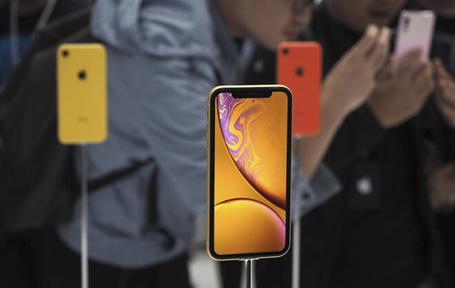 Nên mua điện thoại iPhone Xr hay thêm tiền để mua iPhone Xs Max