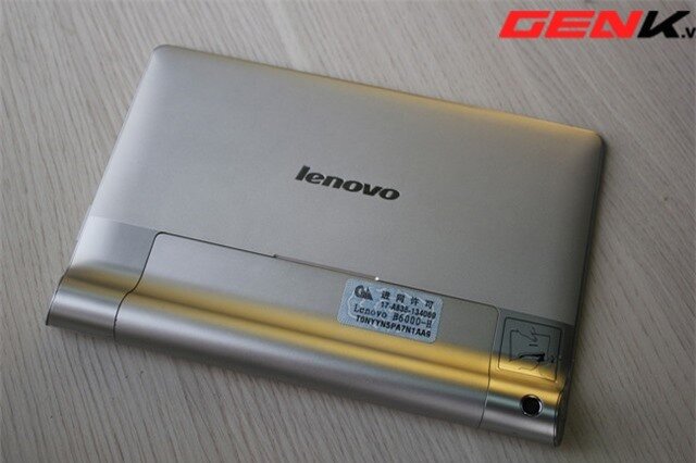 Đánh giá máy tính bảng Lenovo Yoga Tablet 8: Thiết kế lạ và pin 