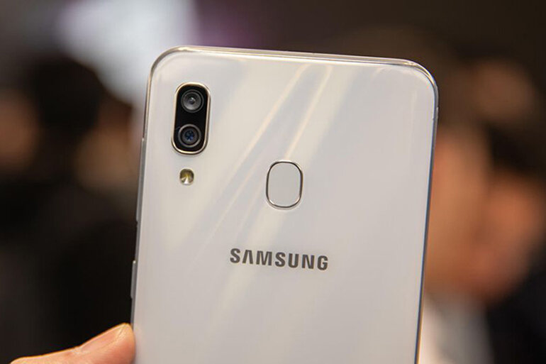 đánh giá samsung galaxy a30