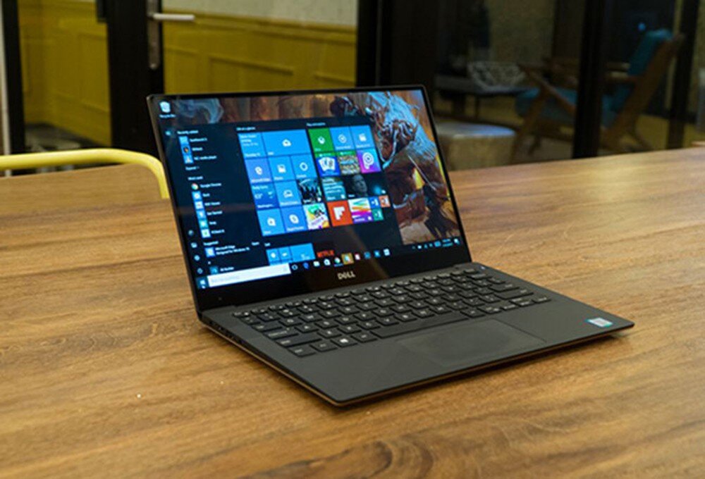 Laptop Dell có thiết kế vuông vức, phù hợp với nam giới hơn 