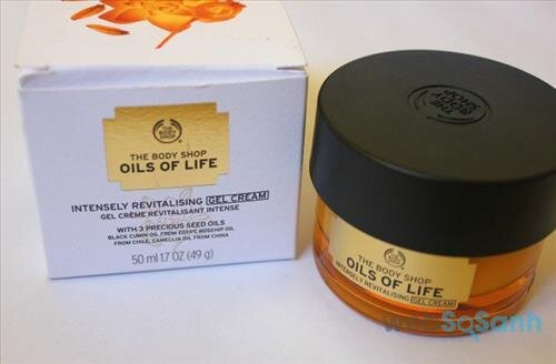 Hộp kem dưỡng ẩm của The Body Shop có bao bì khá đơn giản và tinh tế