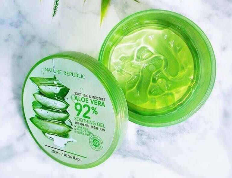 Nature Republic Aloe Vera 92% Soothing Gel Aloe Vera Gel Mask.