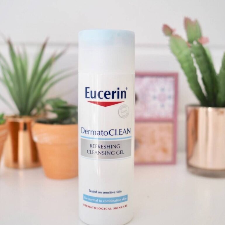 Công dụng của sữa rửa mặt cho da nhạy cảm Eucerin DermatoClean Clensing Gel