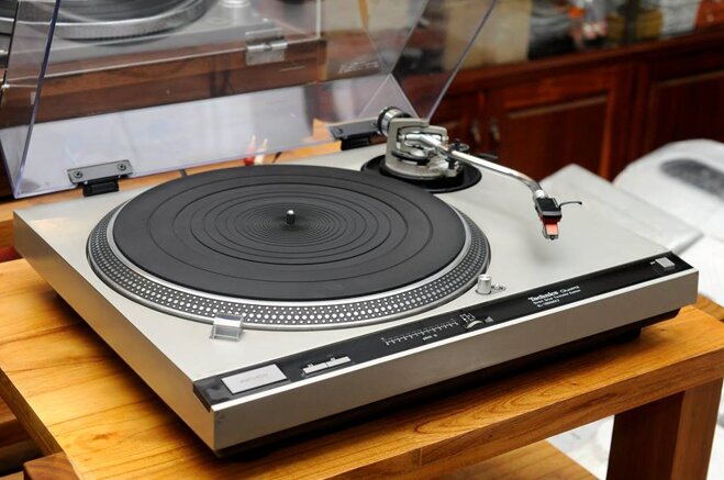 Mâm đĩa than TECHNICS SL-1800 MK2