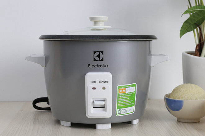 Electrolux ERC1800 phù hợp cho sinh viên dùng hàng ngày