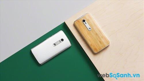 Moto X Play (trái) và Moto X Style (phải)