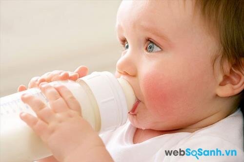 Sữa bột Celia Develop số 1 có vị thơm của đạm casein giúp bé ăn ngon miệng hơn