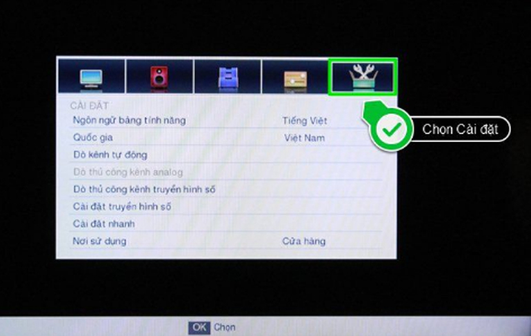 Nhấn vào nút menu trên remote tivi Toshiba rồi chọn cài đặt