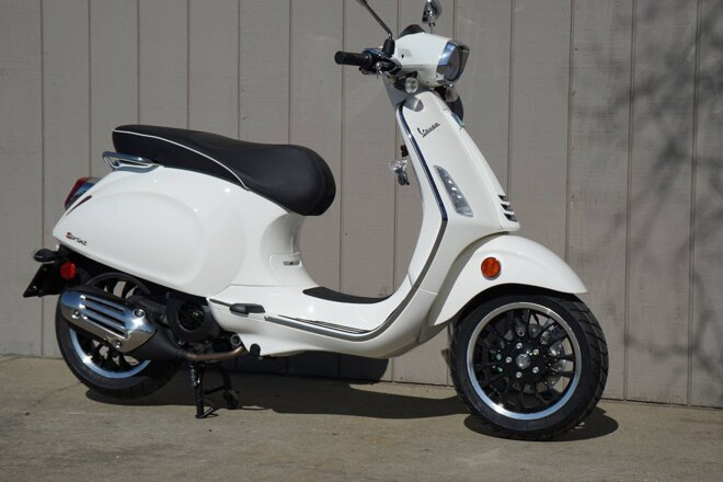 Vespa Sprint 2020 với những đường nét thiết kế hiện đại và tinh tế