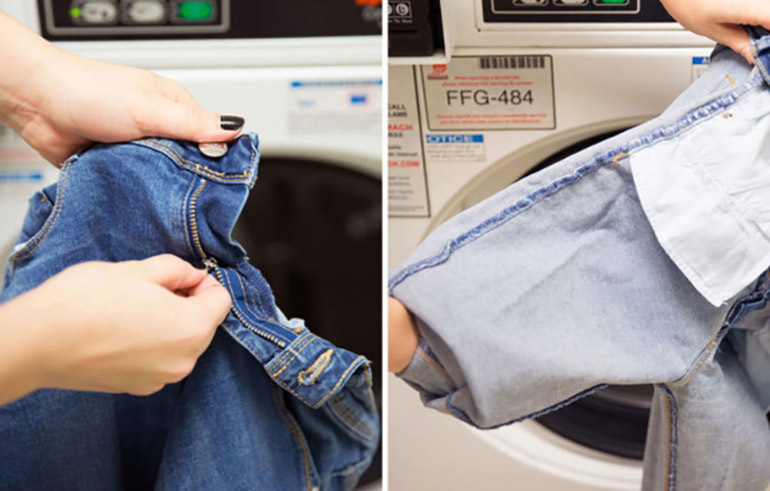 Kiểm tra quần áo trước khi cho vào máy giặt.