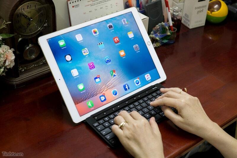 iPad có thể kết nối với bàn phím rời dễ dàng