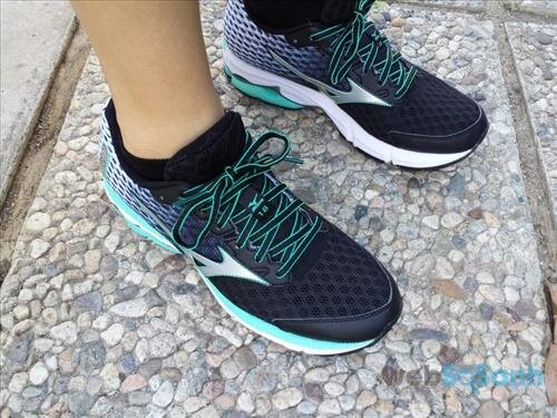 giày chạy bộ high arch Mizuno wave Rider 18