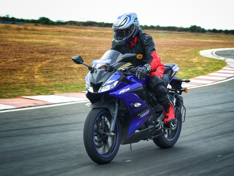 Xe phân khối lớn được ưa chuộng Yamaha R15 V3 mang thiết kế thể thao, cá tính