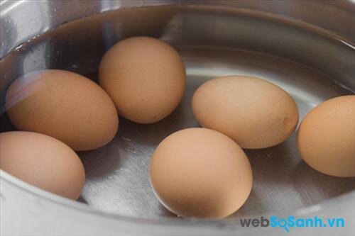Đừng bao giờ luộc trứng quá 10 phút