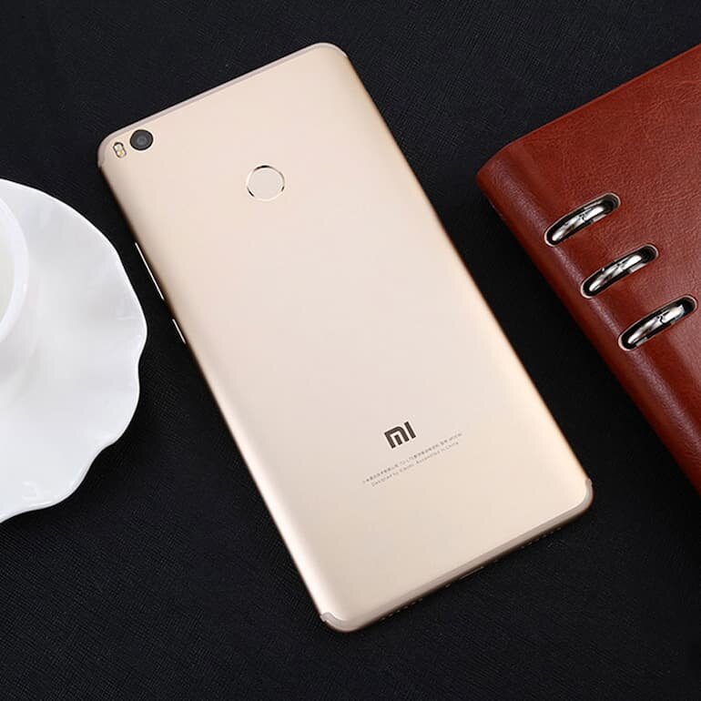 Xiaomi Mi Max là phiên bản điện thoại được nhiều người tiêu dùng lựa chọn đánh giá cao