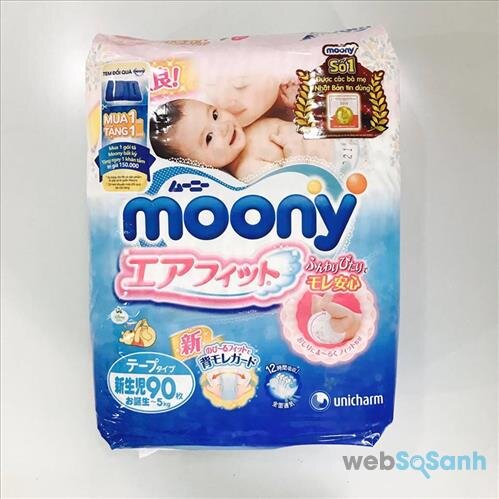 Tã giấy Moony được đánh giá là mềm mại, không gây hăm tã và an toàn cho làn da của bé