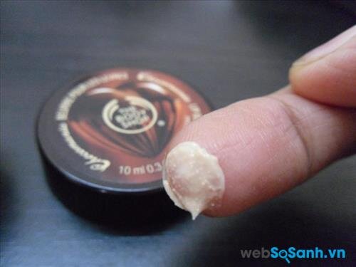 Son dưỡng môi The Body Shop Chocomania Lip Butter 