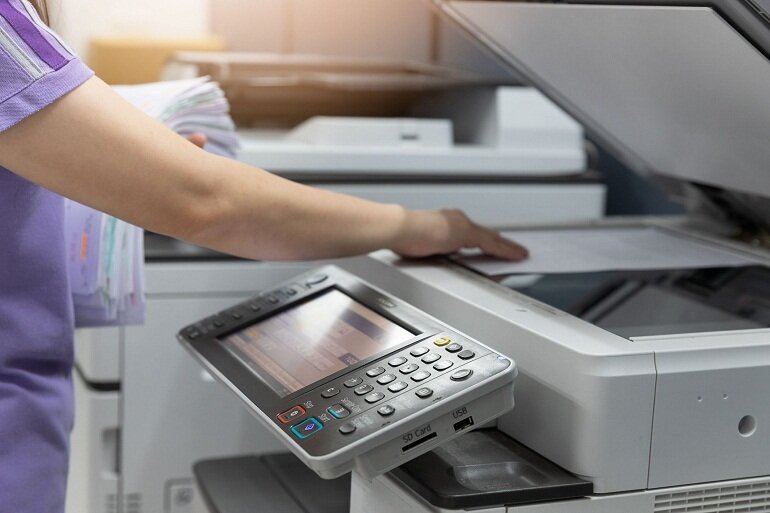 Xác định khối lượng giấy sao chép hàng tháng của máy photocopy văn phòng.