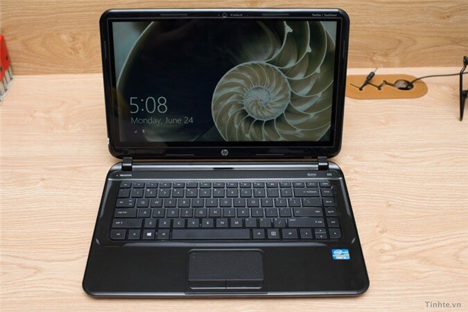 HP_Pavilion_TouchSmart_14_Sleekbook (8).