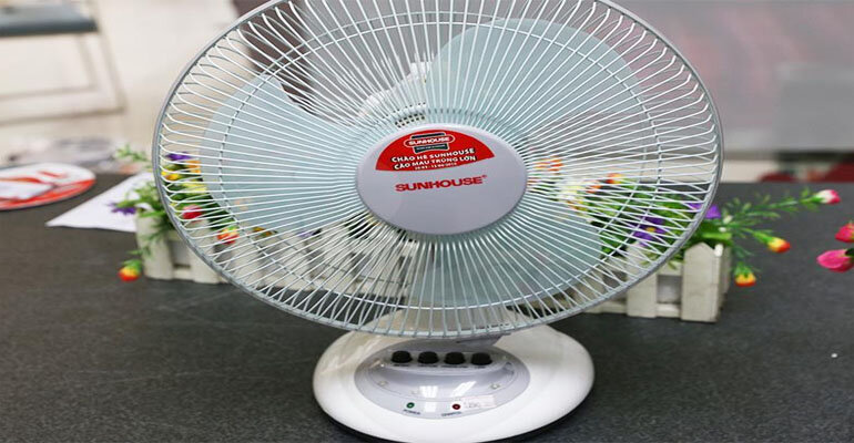 Quạt tích điện Sunhouse SHD7112 có thời gian sử dụng liên tục lên đến 5.5h quạt tích điện Sunhouse