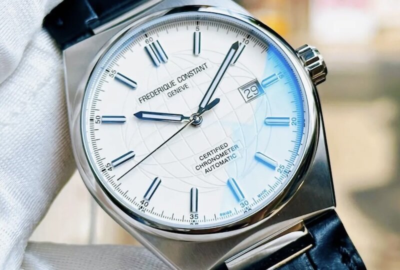 Khám phá 5 mẫu đồng hồ Frederique Constant chất lượng, giá cả hợp lý