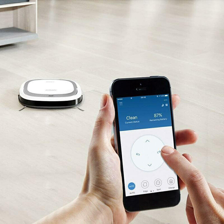 Robot hút bụi của Ecovacs được tích hợp tính năng kết nối với điện thoại (Nguồn: quatangso.com)