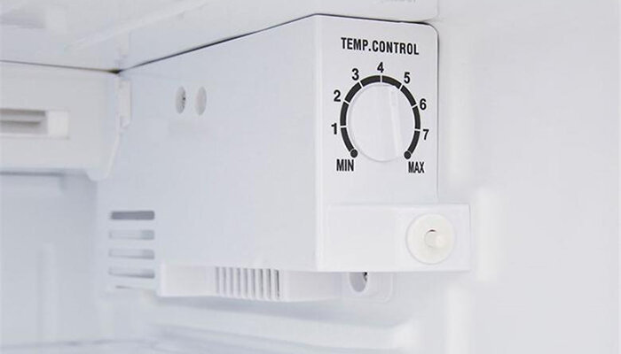Nút điều chỉnh nhiệt của tủ lạnh