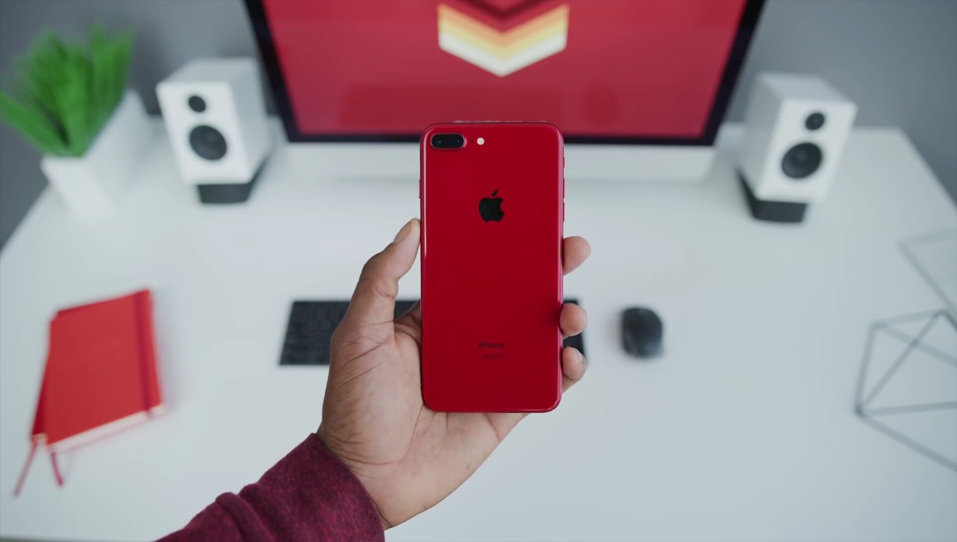 iPhone 8 Plus màu đỏ mới ra mắt 