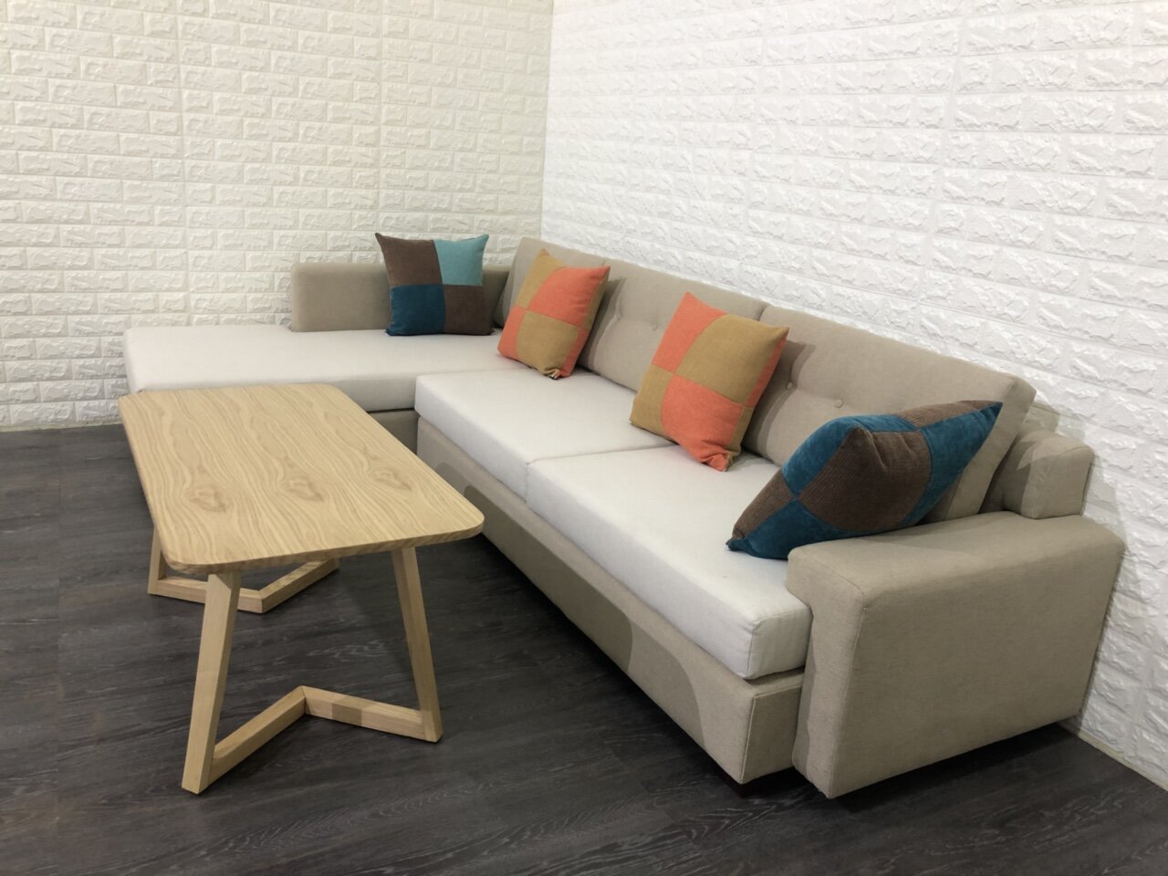 Sofa góc Juno có thiết kế đẹp và màu sắc đa dạng