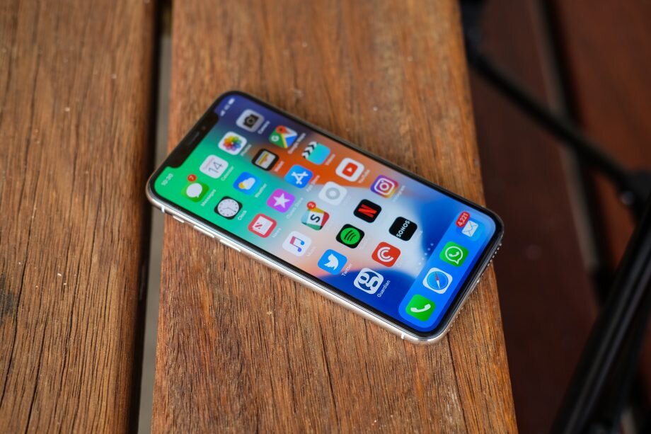 Thiết kế iPhone X tai thỏ