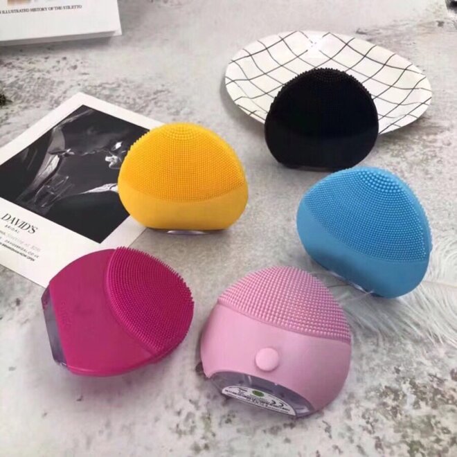 Máy rửa mặt Foreo Luna Mini là phiên bản thu nhỏ của Foreo Luna