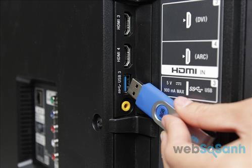 Cổng USB cho phép kết nối phát video nhanh chóng từ USB