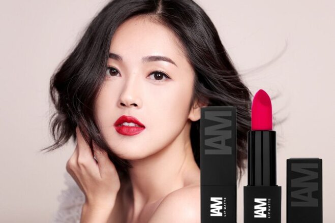 Son môi ăn không trôi IAM Lip Matte - Giá tham khảo khoảng: 416.000 vnđ/ thỏi 3.8g