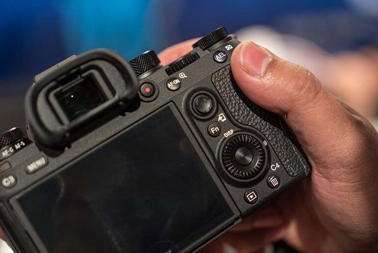 máy ảnh mirrorless tốt nhất