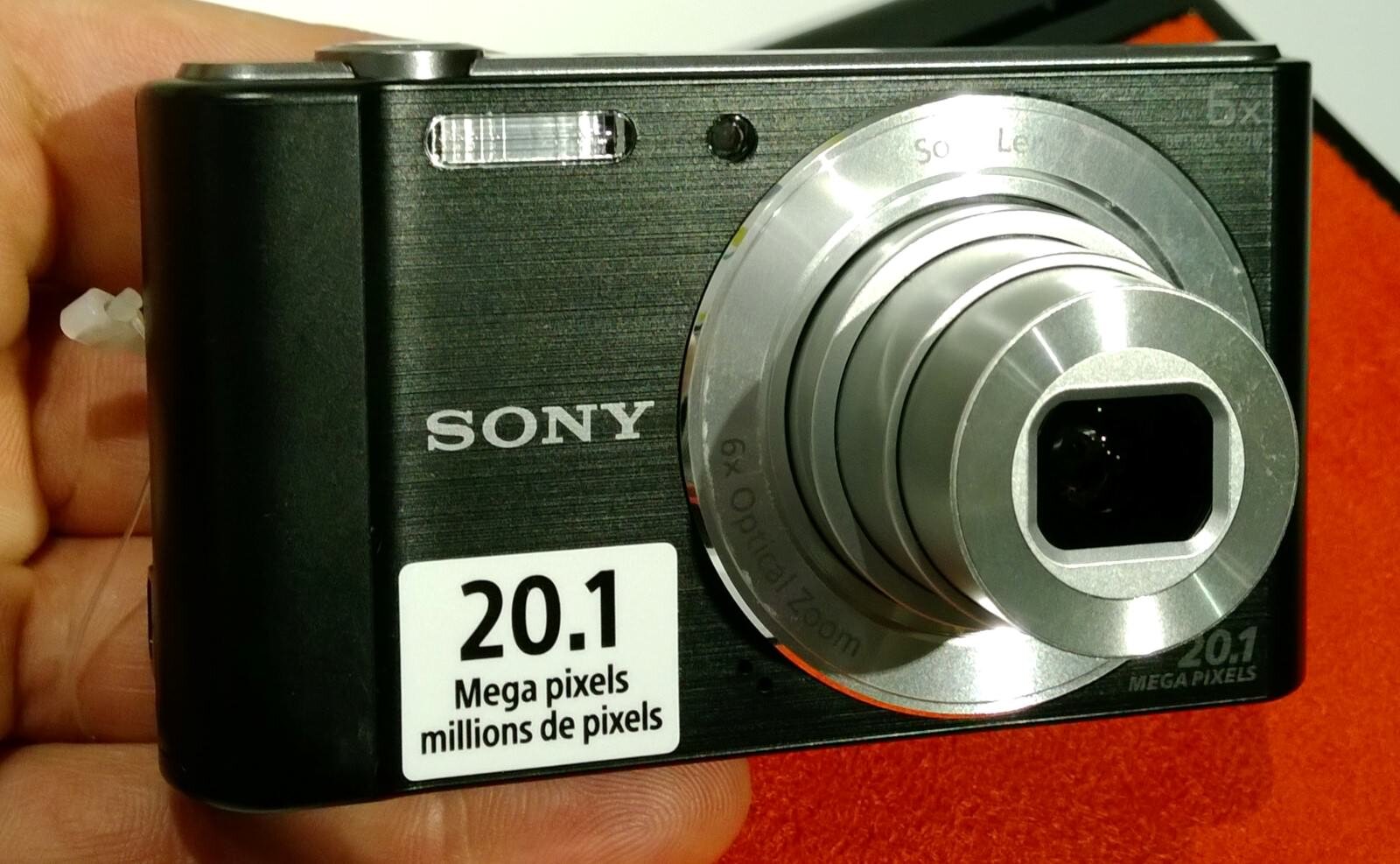Máy ảnh Sony giá rẻ rất được ưa chuộng trên thị trường