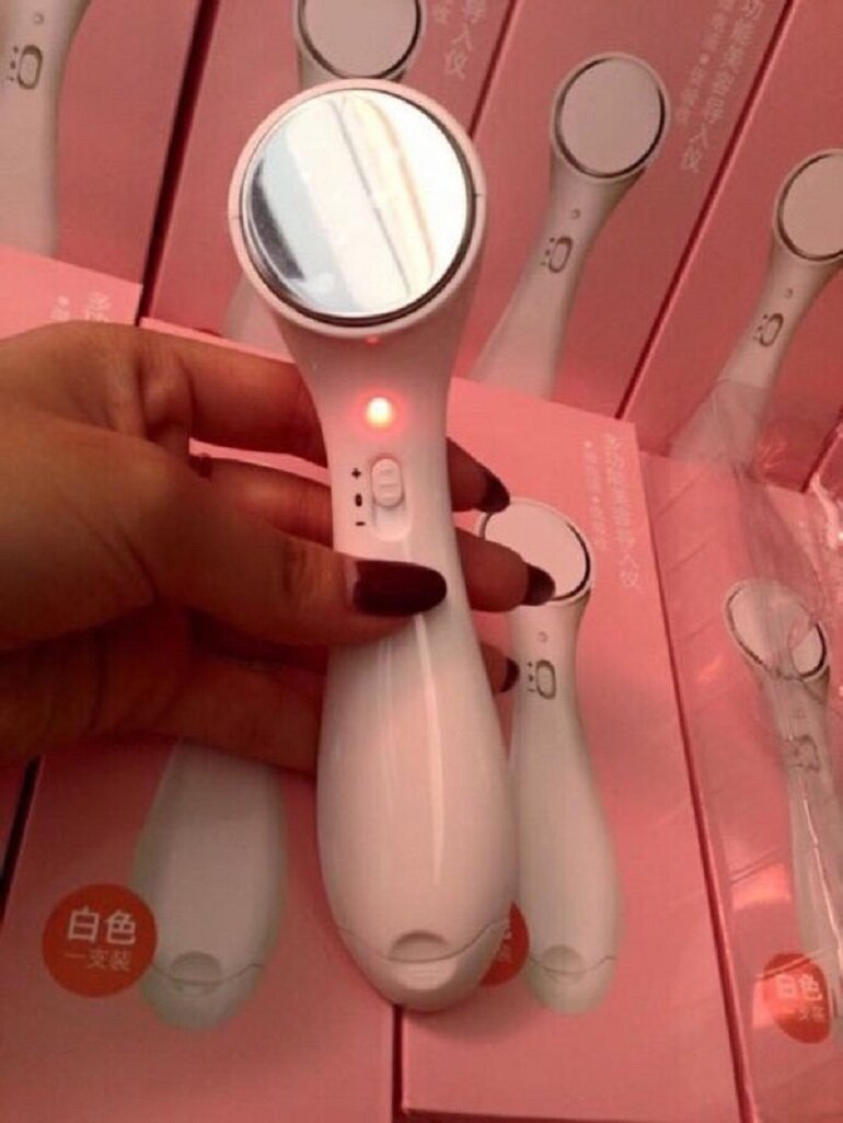 Máy massage mặt ion chuyên dùng trong chăm sóc da mặt