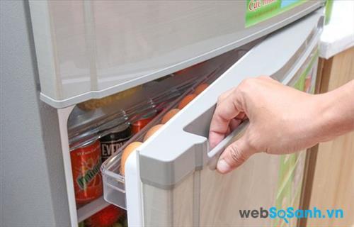 Lắp tủ lạnh nơi ẩm ướt có thể là nguyên nhân gây rò điện trên tủ lạnh