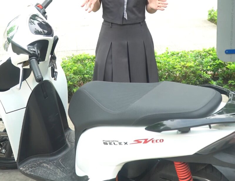 Xe máy điện mới đẹp như SH, đi xa tới 150 km, đổi pin trong phút chốc