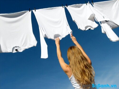 Máy giặt có khối lượng giặt lớn giúp bạn dễ dàng giặt chăn màn, ga trải giường,... (nguồn: internet)
