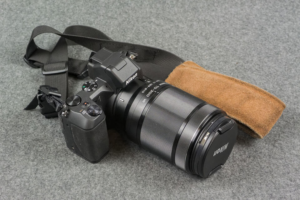 Ống kính Nikon 1 70-300mm f/4.5-5.6 VR
