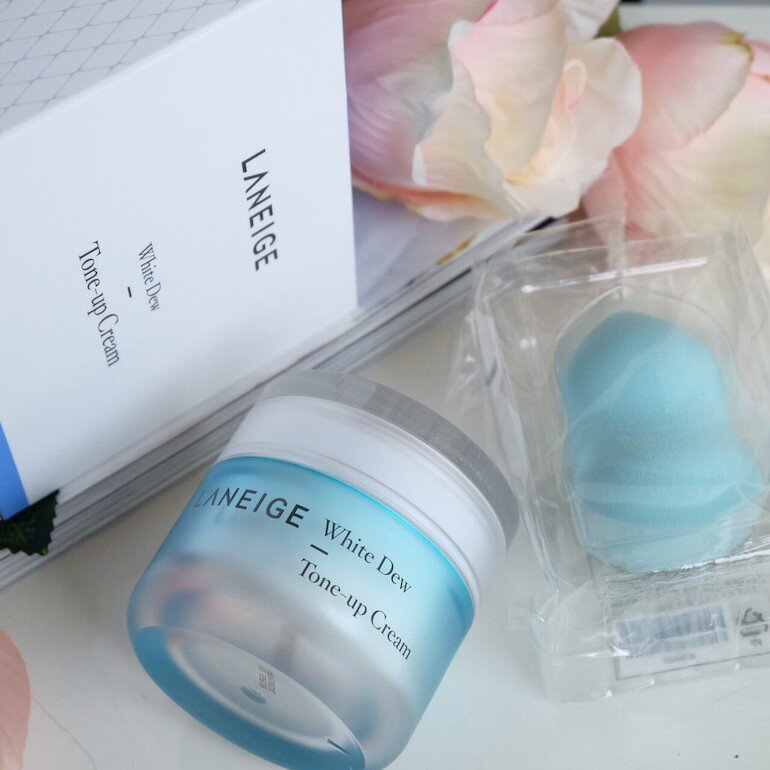 Kem dưỡng da mặt Laneige White Dew Tone Up Cream: 