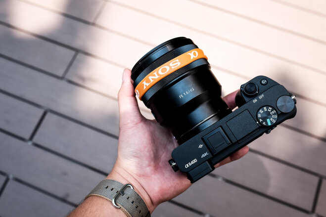 Sony A6400 có nhiều ưu điểm nên mua