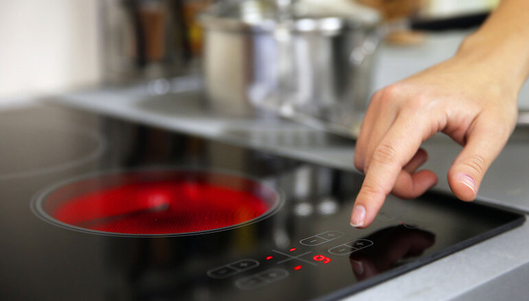 Điều chỉnh công suất nhiệt độ phù hợp trên bếp hồng ngoại