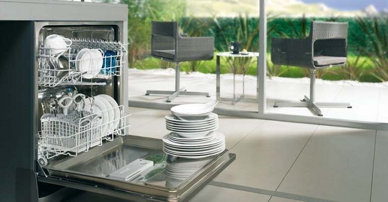 Kích thước máy rửa bát phải đảm bảo phù hợp với không gian bếp Máy rửa bát loại nào tốt