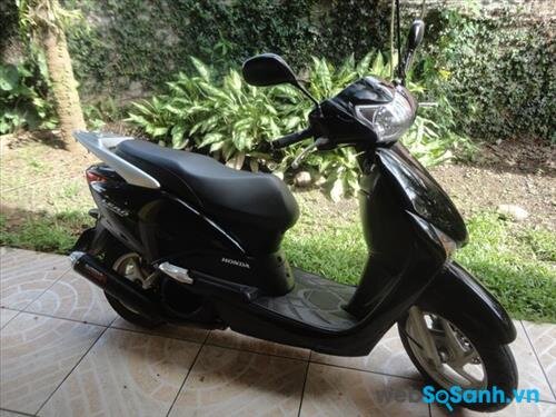 Honda Lead rẻ hơn Piaggio Fly