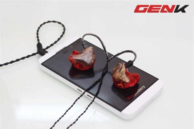 Cận cảnh Noble Kaiser 10 - Tai nghe in ear giá hơn 30 triệu đồng tại Việt Nam