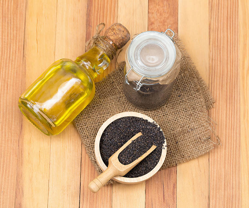 16 tác dụng dầu mè đen cho sức khỏe, sắc đẹp và cách sử dụng