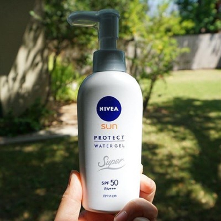 Kem chống nắng Nivea sun protect water gel SPF 50 PA+++